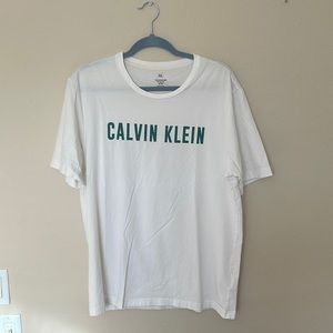 Calvin Klein XL Performance Tee (Center Logo)